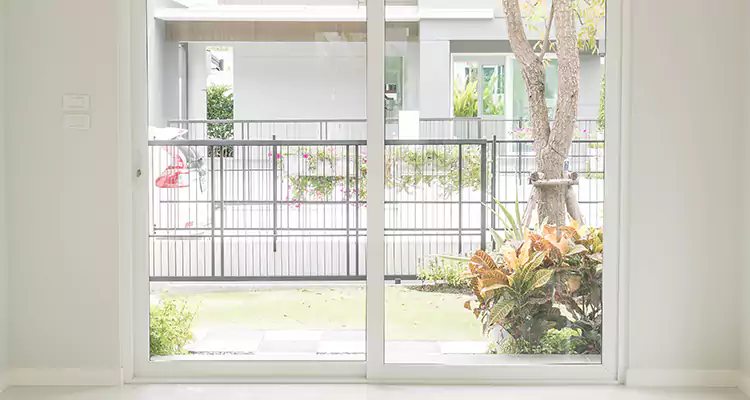 Balcony Screen Door Repair in Ocoee, FL