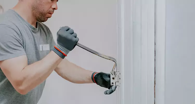 Cracked Door Jamb Repair in Ocoee, FL