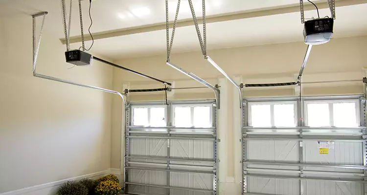 Residential Emergency Garage Door Repair in Ocoee, FL