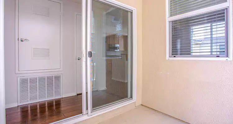 Sliding Screen Door Track Repair in Ocoee, FL