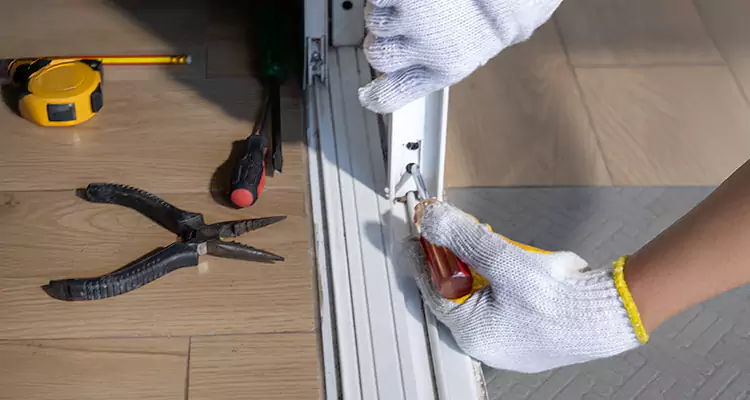 Screen Door Wheel Replacement in Ocoee, FL