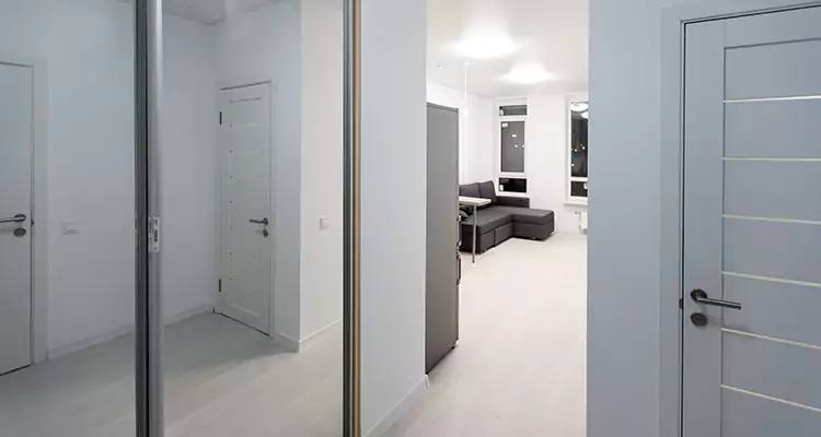 Modern Mirrored Closet Doors Repair in Ocoee, FL