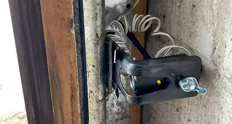 Fix Broken Garage Door Sensor in Ocoee, FL