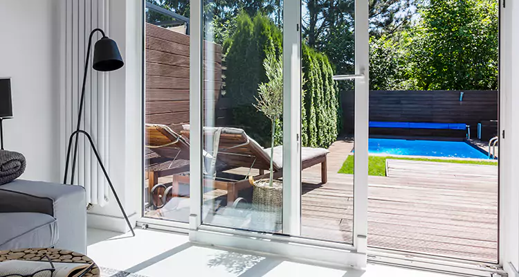 Fixing A Sliding Screen Door Roller in Ocoee, FL